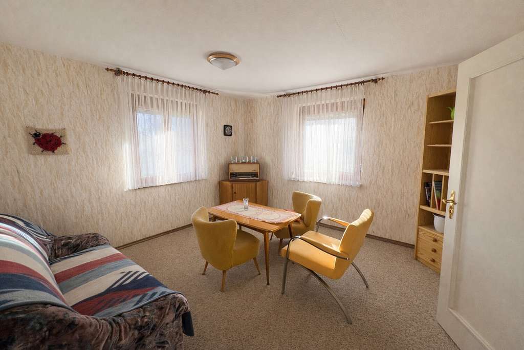 Immobilie in Uhingen - Freistehendes Einfamilienhaus mit Garten, Garage und viel Potenzial in Uhingen - Bild 3