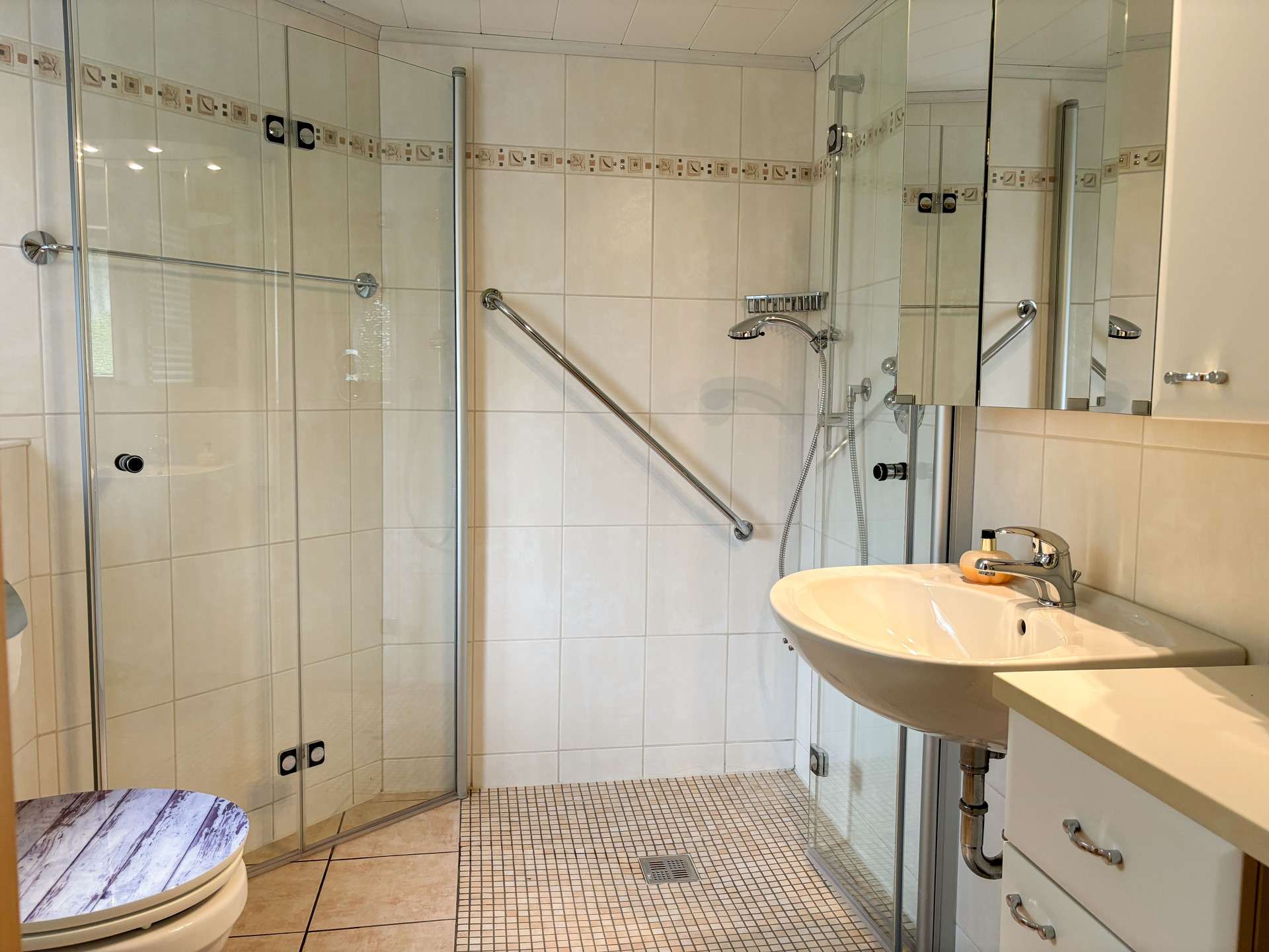 Immobilie in Hamm (Sieg) - Ruhig gelegenes Einfamilienhaus mit Garten, zwei Garagen und Scheune in idyllischer Lage! - Bild 7