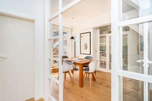 Kapitalanlage - Attraktive Dachgeschosswohnung in schönem Stuckaltbau – Die vollständige Adresse der Immobilie erhältst du vom Anbieter., 10625 Charlottenburg, Berlin – Vorschaubild 1