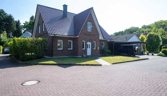 Bild von Neuer Preis!Gut gebautes Einfamilienhaus mit Doppel-Carport in begehrter Wohnlage in Friedrichsfehn.