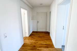 Bezugsfreie Etagenwohnung mit Einbauküche und Balkon – Die vollständige Adresse der Immobilie erhältst du vom Anbieter., 1187 Plauen (Stadtteil), Dresden – Vorschaubild 2