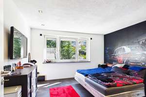 Grün wohin das Auge reicht: Dreifamilienhaus mit 5 Stellplätzen und Gartenreich auf ca. 824 m² – Die vollständige Adresse der Immobilie erhältst du vom Anbieter., 70565 Rosental, Stuttgart – Vorschaubild 8