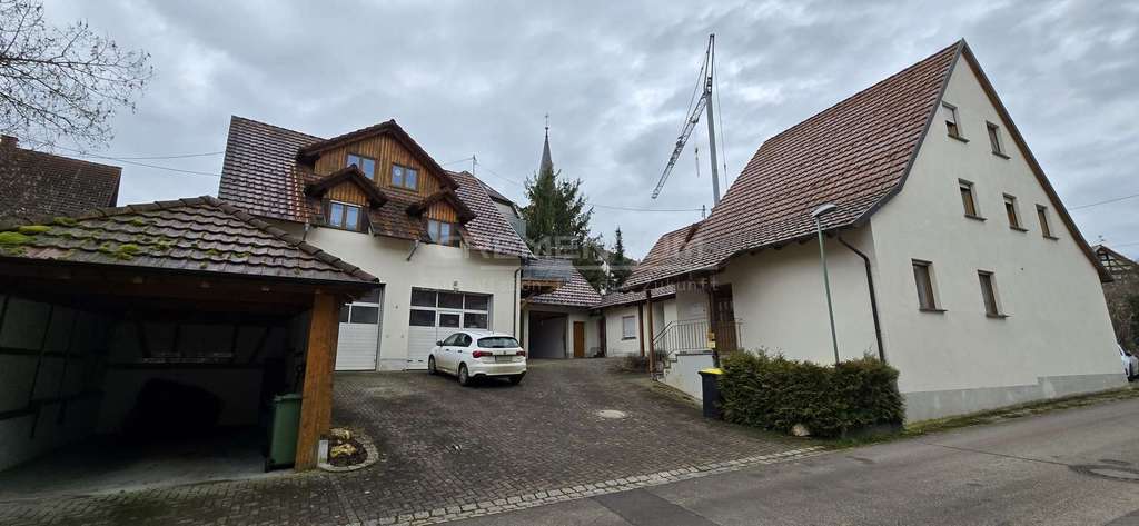 Immobilie in Blumberg - MFH-Ensemble mit 5 Wohnungen & Lager/Halle – solide Kapitalanlage (provisionsfrei) - Bild 0