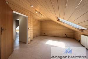 Reihenmittelhaus in M'gladbach-Lürrip
(M)EIN modernes Familiendomizil mit Südgarten & Garage – Im Dommer 25, 41065 Lürrip, Mönchengladbach – Vorschaubild 19
