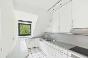 Lichtdurchflutete Dachgeschoss-Maisonettewohnung in einer ruhigen Anliegerstraße in Köln-Junkersdorf – Die vollständige Adresse der Immobilie erhältst du vom Anbieter., 50858 Junkersdorf, Köln – Vorschaubild 7