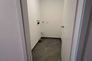 Kernsanierte 2,5-Zimmer-Wohnung mit Balkon, EBK, Aufzug & Tiefgarage – Industriestraße 21, 75181 Huchenfeld, Pforzheim – Vorschaubild 17