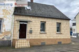 Einfamilienhaus mit großer Doppelgarage – Die vollständige Adresse der Immobilie erhältst du vom Anbieter., 66424 Homburg – Vorschaubild 1