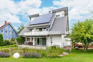 Architektenhaus mit unverbaubarem Naturblick, Geothermie & Gartenidylle – Die vollständige Adresse der Immobilie erhältst du vom Anbieter., 79843 Löffingen – Vorschaubild 1