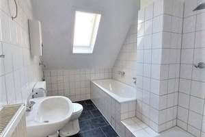 Schöne 2-Zimmerdachgeschosswohnung mit Gartenmitbenutzung zu vermieten! – Klauberger Straße 34, 42651 Solingen-Mitte, Solingen – Vorschaubild 5