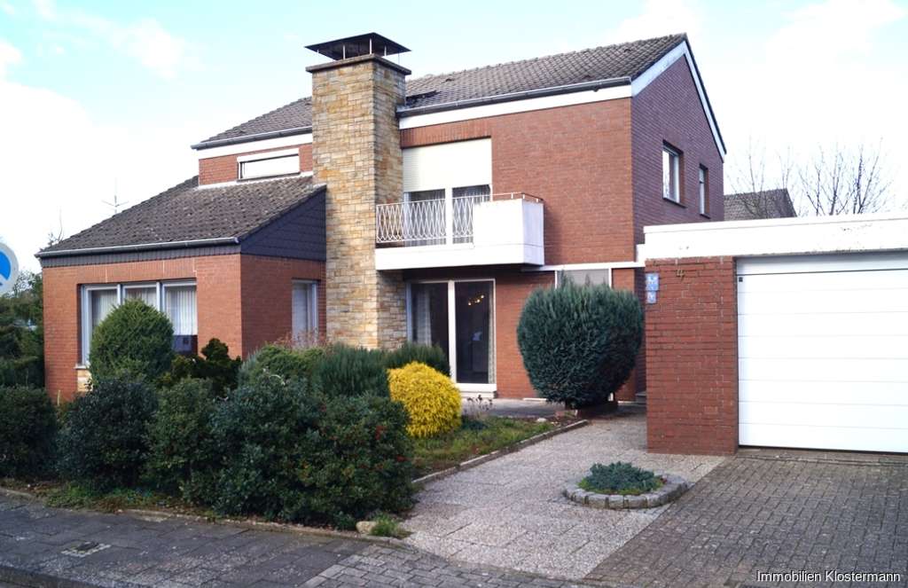 Immobilie in Tecklenburg - Familienhaus in ruhiger Wohnlage - viel Platz für neue Ideen - Bild 0