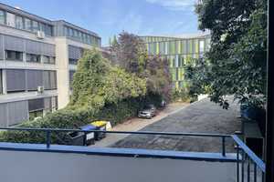 Köln-Bayenthal-Rheinnähe! Kernsanierte 2 Zi. 51 m², Duschbad, kleiner Balkon! – Köln – Vorschaubild 1