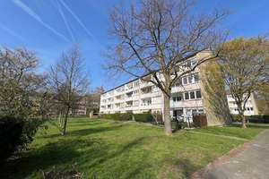 Renovierte 3 Zi.-Whng. mit Balkon - modernes Wannenbad mit Fenster - Duisburg Rheinhausen