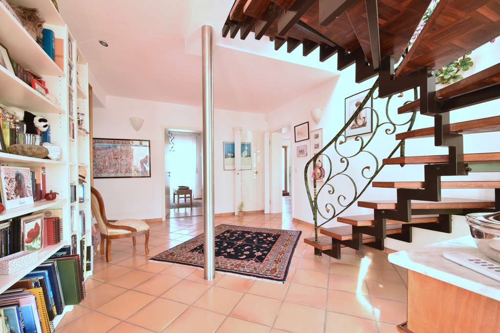 Immobilie in Tiefenbronn - Modernes, freistehendes  Ein- bis Zweifamilienhaus - Unabhängig von fossilen Brennstoffen - Bild 3