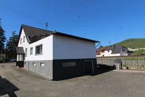 Gemütliches Einfamilienhaus in gesuchter Lage – Die vollständige Adresse der Immobilie erhältst du vom Anbieter., 55743 Idar-Oberstein – Vorschaubild 2