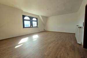 Stilvoll wohnen im Zentrum: 3-Zimmer-Wohnung mit Altbauflair am Marktplatz – Die vollständige Adresse der Immobilie erhältst du vom Anbieter., 96476 Bad Rodach – Vorschaubild 3