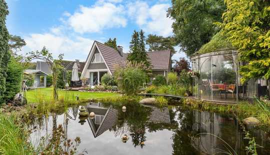 Bild von Provisionsfrei für Käufer: Urlaubsidylle am Bernsteinsee – Ferienhaus in zweiter Reihe zum Wasser