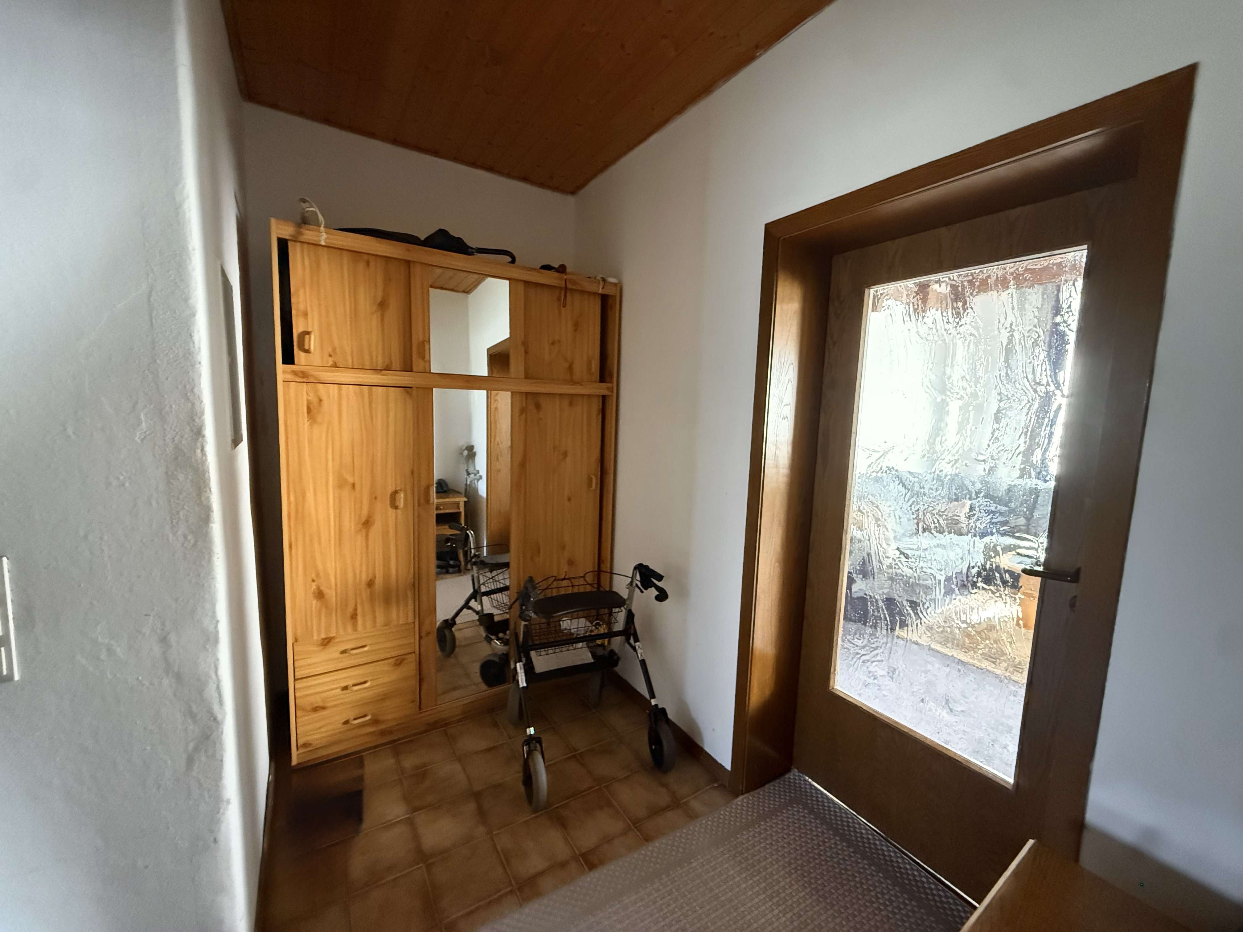 Großzügiges 6-Zimmerapartment in zentraler Lage, Hannover Kreis – Bild 2