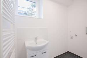 240 qm Garten, EBK, 3 Zimmer mit großem Sonnenscheinbalkon – 40593 Urdenbach, Düsseldorf – Vorschaubild 19