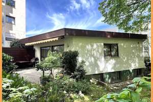 Einmalige Gelegenheit - BUNGALOW direkt am STADTPARK – Wohnen in absoluter Bestlage! – Stadtparkstraße 21 F, 91126 Innenstadt, Schwabach – Vorschaubild 1