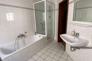 In Reilingen: Frisch renovierte 3 ZKB mit Balkon und Tiefgaragenstellplatz – 68799 Reilingen – Vorschaubild 9