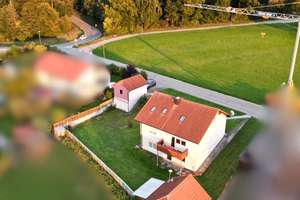 Viel Platz für die ganze Familie: Großes Einfamilienhaus  mit Garten und 3 Garagen – Die vollständige Adresse der Immobilie erhältst du vom Anbieter., 89584 Ehingen (Donau) – Vorschaubild 7