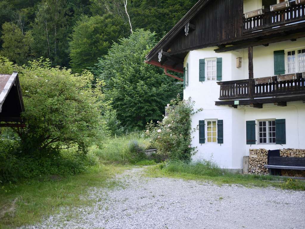 Immobilie in Kiefersfelden - Historisches Landhaus mit Kaiserblick auf 1,2 ha Grund von Privat - Bild 4