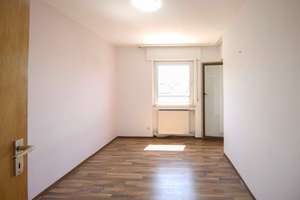 Charmantes Reihenmittelhaus mit Garten in ruhiger Lage von Heilbronn – Die vollständige Adresse der Immobilie erhältst du vom Anbieter., 74080 Böckingen, Heilbronn – Vorschaubild 17
