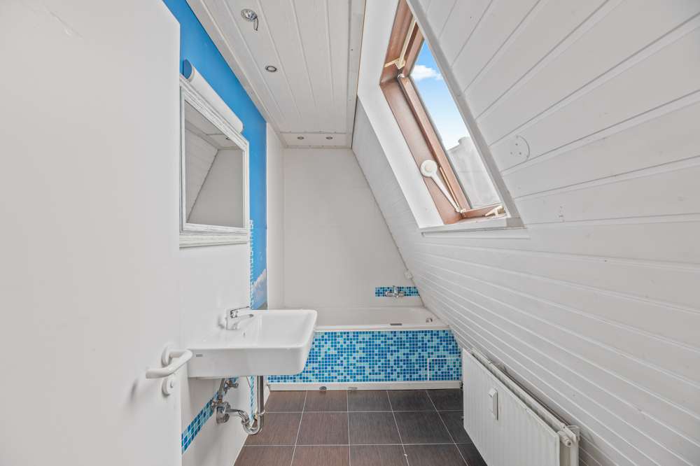 Immobilie in Wendlingen am Neckar - ++ Sofort beziehbar - 4,5-5,5 Zimmer mit flexiblen Nutzungsmöglichkeiten ++ - Bild 7