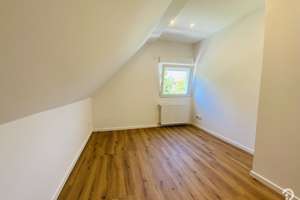 Einfamilienhaus mit 5 Zimmern und 2 Bädern, großem Garten ideal für Familien. Komplett saniert! – Die vollständige Adresse der Immobilie erhältst du vom Anbieter., 40472 Unterrath, Düsseldorf – Vorschaubild 19