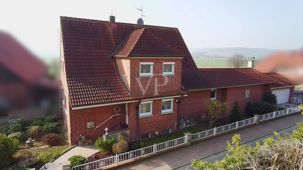 Immobilie in Apelern - Idyllisches, exklusives Wohnen mit Blick über Pferdekoppeln, auf den bewaldeten Bückeberg - Bild 3