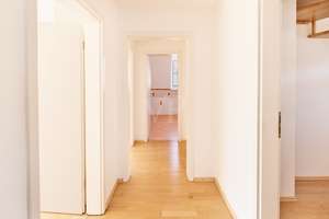 Kernsaniert 2007 - Attraktives, ruhig gelegenes Einfamilienhaus am Karlsfelder See – Die vollständige Adresse der Immobilie erhältst du vom Anbieter., 85757 Karlsfeld – Vorschaubild 9