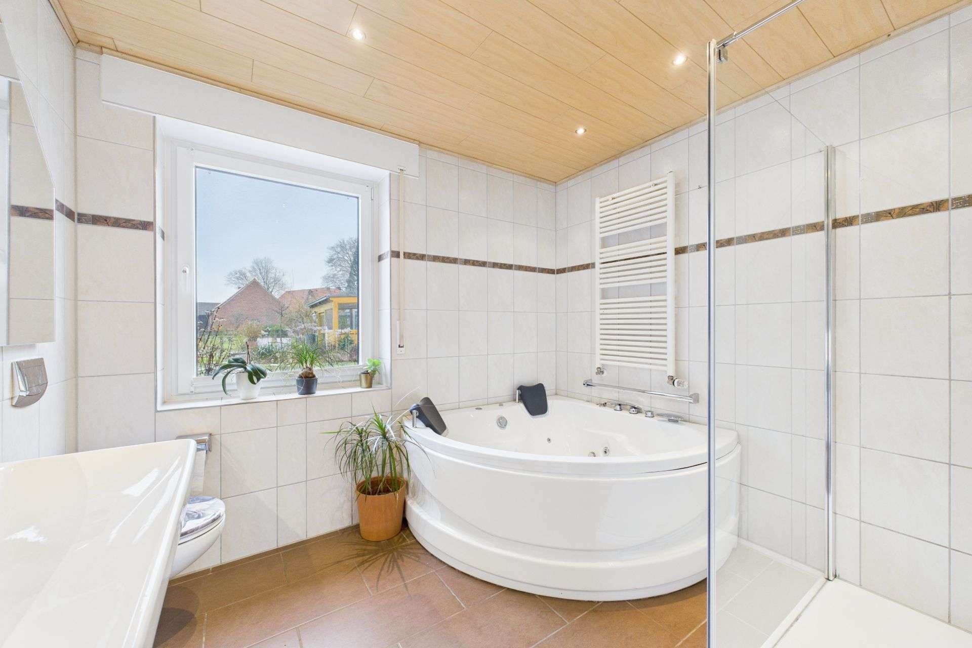 Immobilie in Telgte - Großzügig wohnen: stilvolle Wohnung mit großem Garten & beheiztem Wintergarten! - Bild 10