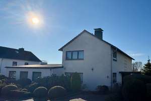 Traumlage Lemgo: Einfamilienhaus mit Einliegerwohnung und Gartenparadies am Spiegelberg – Die vollständige Adresse der Immobilie erhältst du vom Anbieter., 32657 Lemgo – Vorschaubild 2