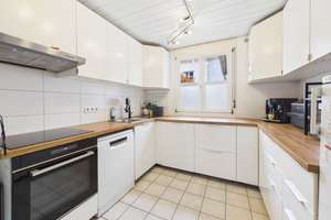 Charmantes Reihenhaus mit Garten und Garage in ruhiger Lage! – Die vollständige Adresse der Immobilie erhältst du vom Anbieter., 76228 Grünwettersbach, Karlsruhe – Vorschaubild 5