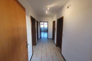 Helle 3-Zimmer-Wohnung mit zwei Balkonen, Gartenanteil und Garage in ruhiger, begehrter Lage – Die vollständige Adresse der Immobilie erhältst du vom Anbieter., 85055 Oberhaunstadt, Ingolstadt – Vorschaubild 2