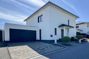 Modernes Wohlfühlhaus mit traumhaftem Garten und großzügiger Terrasse in ruhiger Lage – Die vollständige Adresse der Immobilie erhältst du vom Anbieter., 93107 Thalmassing – Vorschaubild 17
