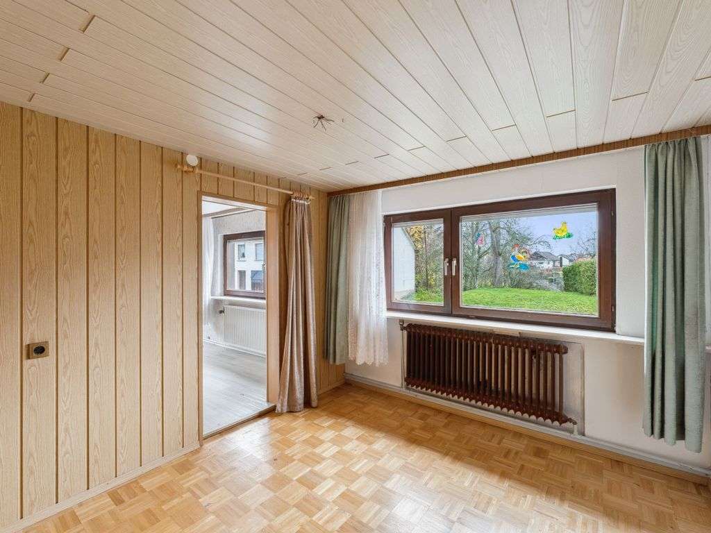 Immobilie in Ratshausen - Renovierungsbedürftiges Haus mit Grundstück - Bild 4