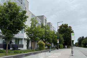 Ihr Blick in Grün und auf den Garchinger Mühlbach - zentrums- wie naturnah in Schwabing-Freimann – Die vollständige Adresse der Immobilie erhältst du vom Anbieter., 80939 Obere Isarau, München – Vorschaubild 33