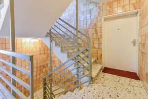 Modern und sofort bezugsfrei – hochwertig saniertes 38m²-Appartement mit Loggia und Aufzug. – Die vollständige Adresse der Immobilie erhältst du vom Anbieter., 42653 Gräfrath, Solingen – Vorschaubild 3