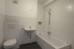 Frisch renovierte, großzügige 3-Zimmer-Wohnung mit Dachterrasse im beliebten Wöhrd! – Georg-Strobel-Str. 7, 90489 Wöhrd, Nürnberg – Vorschaubild 6