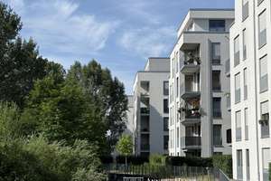 Ihr Blick in Grün und auf den Garchinger Mühlbach - zentrums- wie naturnah in Schwabing-Freimann – Die vollständige Adresse der Immobilie erhältst du vom Anbieter., 80939 Obere Isarau, München – Vorschaubild 26