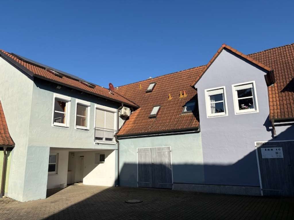 Immobilie in Wiesentheid - Mehrgenerationenanwesen mit 2 Wohnhäusern auf großzügigen Grundstück - Bild 3