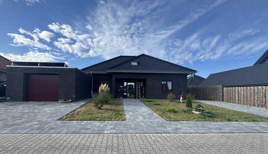 Bild von NEUBAU!!  ANGEBOT !  TOP!!   Modern im zeitlosen Design Fußbodenheizung - Photovoltaik -Wärmepumpe-