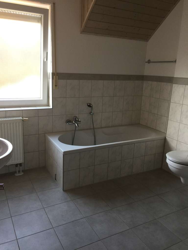 Immobilie in Weingarten (Pfalz) - Gepflegte Doppelhaushälfte mit 5 Zimmern in Weingarten (Pfalz) - Bild 4