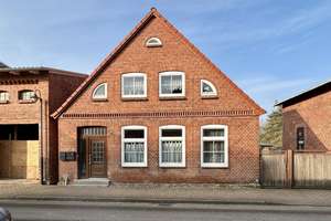 Ein Haus im Herzen der Stadt  – Die vollständige Adresse der Immobilie erhältst du vom Anbieter., 23923 Schönberg – Vorschaubild 2