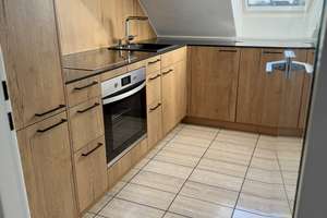 Geschmackvolle, modernisierte 3,5-Zimmer-Maisonette-Wohnung mit geh. Innenausstattung mit EBK – Die vollständige Adresse der Immobilie erhältst du vom Anbieter., 47839 Hüls, Krefeld – Vorschaubild 2