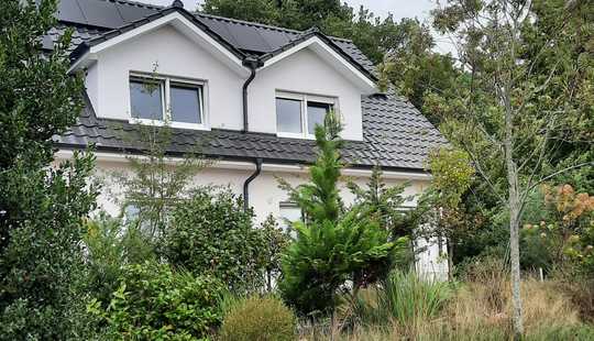 Bild von Moderne 4-Zimmer-Wohnung - 121,7 qm mit 22 qm Sonnenterrasse und Gartenfläche