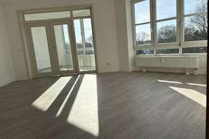 3-Zimmer Endetagen-Wohnung mit Südloggia und Tiefgarage – Die vollständige Adresse der Immobilie erhältst du vom Anbieter., 22850 Norderstedt – Vorschaubild 1