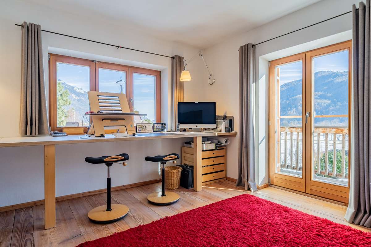 Immobilie in Schleching - Rarität in malerischer Lage:
Einzigartiges Anwesen im Landhaus-Stil mit Gästebereich und Alpenblick - Bild 13