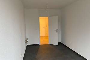 *Frisch renovierte 3-Zimmerwohnung mit Balkon und toller Aussicht* – Wegastraße 2, 33739 Jöllenbeck, Bielefeld – Vorschaubild 4